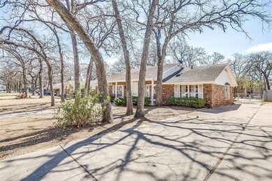 813 W Cheryl Ave, Hurst, TX 76053 - photo 4