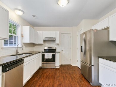 11512 Brandenburg Dr, Midlothian, VA 23112 - photo 5