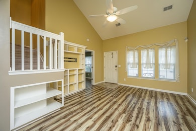 1304ElmHallCir006