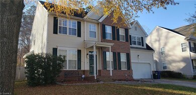 303 Jamestown Oaks Dr, Jamestown, NC 27282 - photo 2