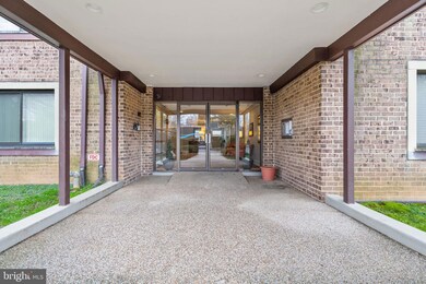 Treebrooke unit 610, Oakton, VA 22124 - photo 5