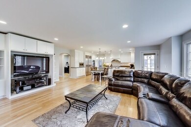 156 N Pine St, Elmhurst, IL 60126 - photo 7