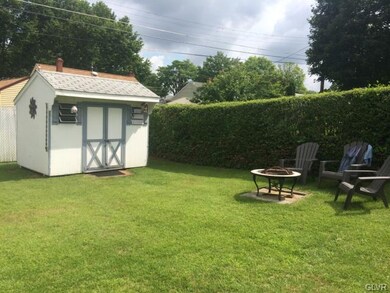 1534 Greenview Dr, Bethlehem, PA 18018 - photo 4