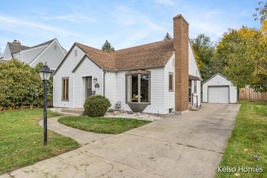 2818 Edgewood Ave NE, Grand Rapids, MI 49505 - photo 3