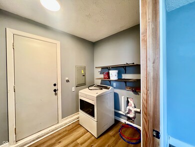 2833 Desoto Way, Columbus, IN 47203 - photo 6