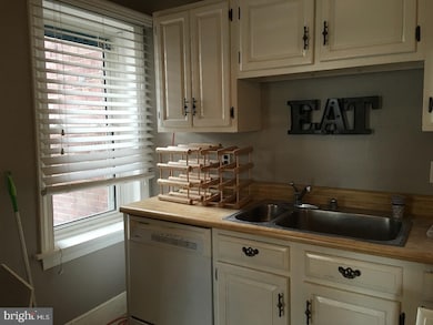 1803 W 16th St, Wilmington, DE 19806 - photo 4