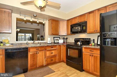 11548 Summer Oak Dr, Germantown, MD 20874 - photo 3