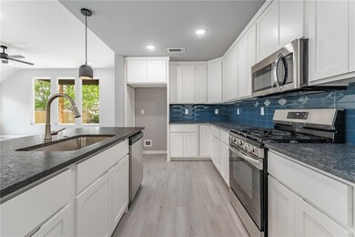 301 Silvaner St, Lowell, AR 72745 - photo 6