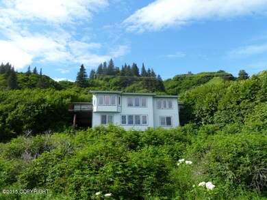 Beautiful & Secluded Hillside Setting
