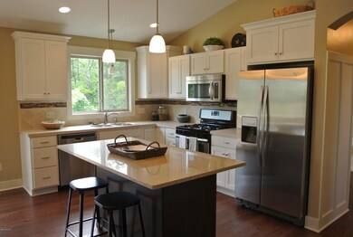 3130 Silver Fir Ct, Holland, MI 49424 - photo 5