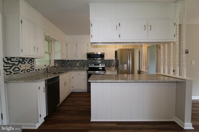 22116 Holiday Dr, Smithsburg, MD 21783 - photo 3