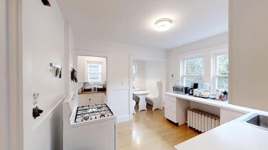 793 Washington St unit 2, Brookline, MA 02446 - photo 3