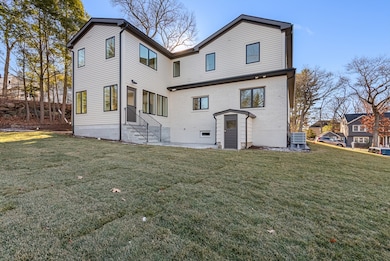 19 Laurel Hill Ln, Winchester, MA 01890 - photo 2