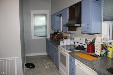 210 E 7th St, Rushville, IN 46173 - photo 7