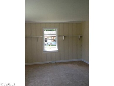 Living Room - Large, carpeted