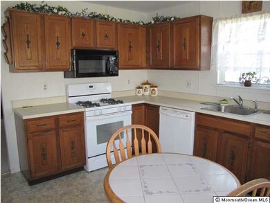 423 Lexington Dr, Little Egg Harbor Township, NJ 08087 - photo 5