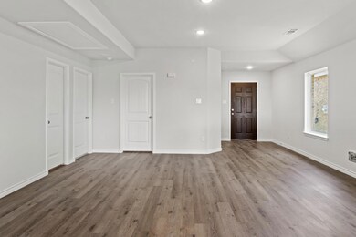 1607 Luke St, Ennis, TX 75119 - photo 4