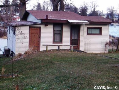 Exterior Front Guest Cottage