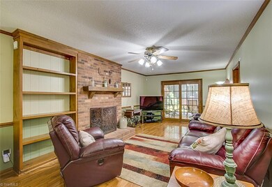 1975 Taylors Creek Dr, Asheboro, NC 27205 - photo 4