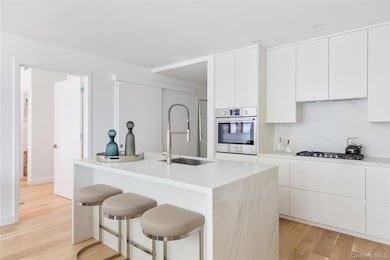 The Boardwalk Residences unit 1010 A, Long Beach, NY 11561 - photo 2