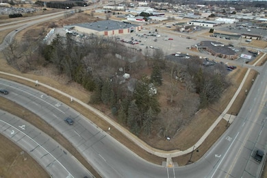 507 W 8th St, Monroe, WI 53566 - photo 2