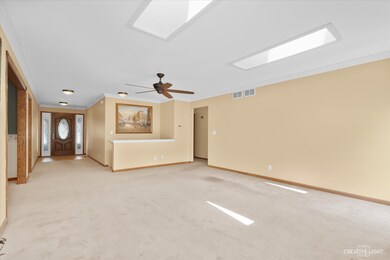 175 White Oak Dr, North Aurora, IL 60542 - photo 3