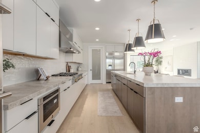 4442 Holladay Park Ln, Holladay, UT 84124 - photo 7