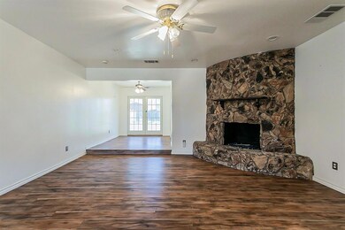 904 Columbus Ct, Bedford, TX 76022 - photo 5