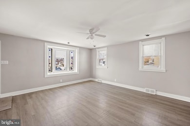 4301 Chippendale Ave, Philadelphia, PA 19136 - photo 3