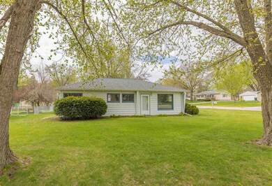 4110 Rownd St, Cedar Falls, IA 50613 - photo 2