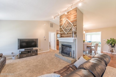 7010 Derby Dr, Crestwood, KY 40014 - photo 5