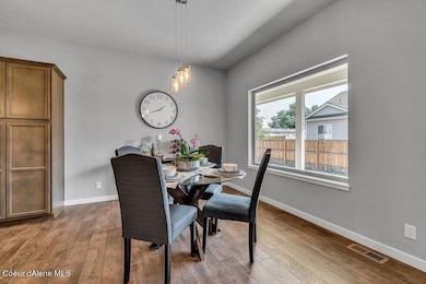 008-722TybaltStreet-PostFalls-ID-83854-S