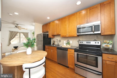 1030 N Leithgow St, Philadelphia, PA 19123 - photo 7