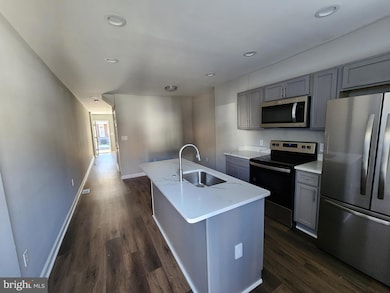 3128 Ravenwood Ave, Baltimore, MD 21213 - photo 4