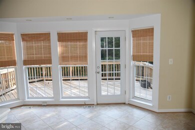 2579 Chase Wellesley Dr, Herndon, VA 20171 - photo 6