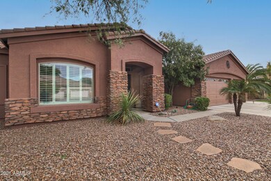823 E Elmwood Pl-4