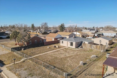 2512 E 9th St, Cheyenne, WY 82001 - photo 2