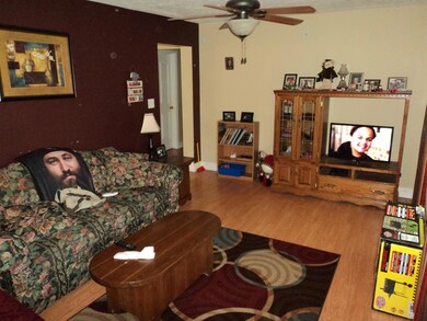 601 Henley St, Manchester, TN 37355 - photo 5