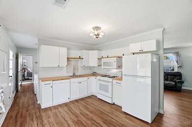 10044 Crusader Dr, Cincinnati, OH 45251 - photo 2