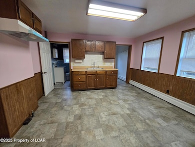 23 Saint David St, Wilkes-Barre, PA 18705 - photo 3