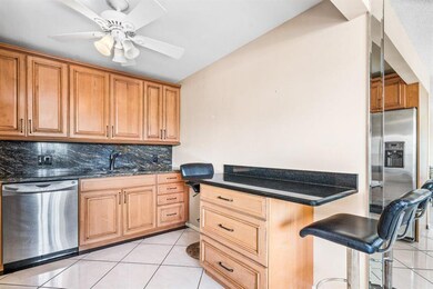 3082 Yarmouth E, Boca Raton, FL 33434 - photo 7