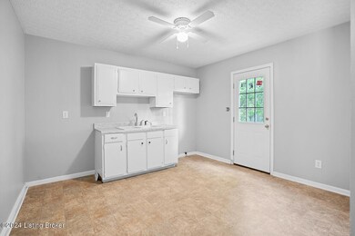 6805 E Manslick Rd, Louisville, KY 40228 - photo 2