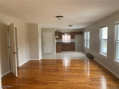 3946 E 54th St, Newburgh Heights, OH 44105 - photo 6