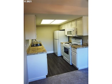 9540 SW 146th Terrace unit T-7, Beaverton, OR 97007 - photo 3