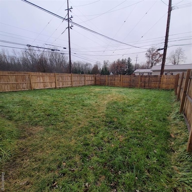 35420 Grant St, Romulus, MI 48174 - photo 5