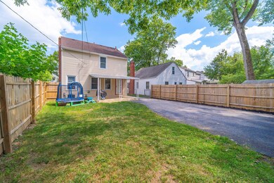 2899 Dresden St-9