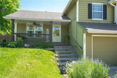 303 W Calico Dr, Raymore, MO 64083 - photo 2