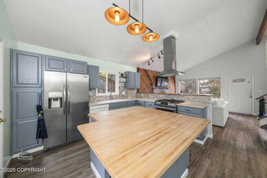16-web-or-mls-4249 Charing Cross Cir-16