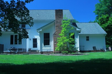 330 W Broadway St, Frankfort, KY 40601 - photo 2
