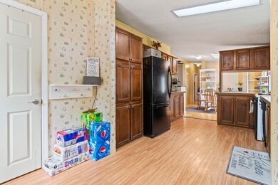 16 Hawk Way_107